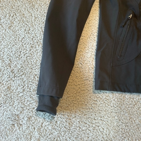 Lululemon Women's Black Heart Pattern Lining Hooded Jacket Solid Black Size 2 - Picture 7 of 15